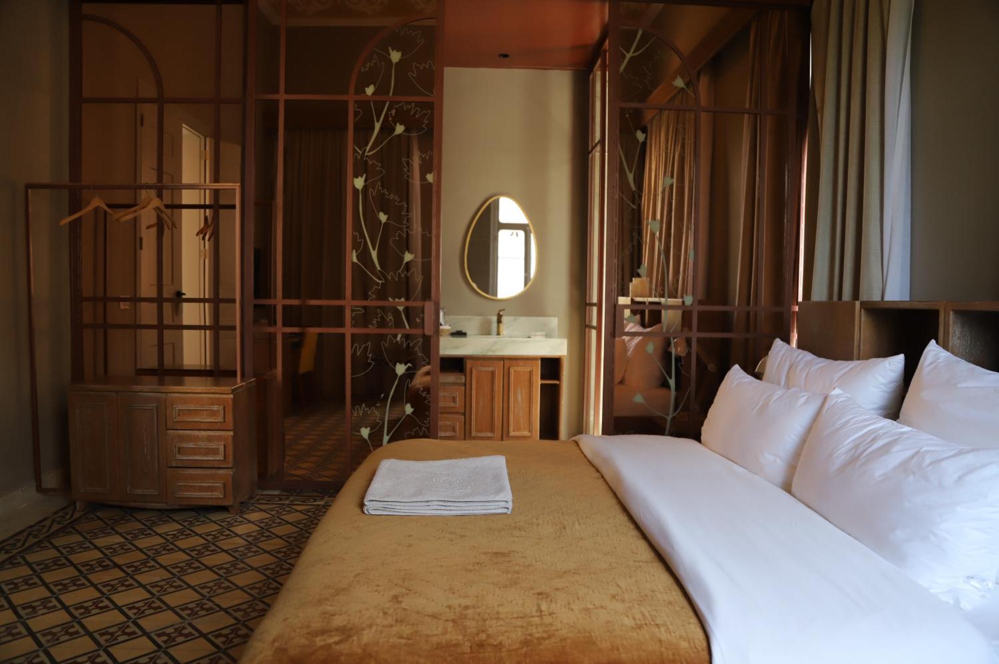 Hotel Lost Gemmayzeh Beirut Bagian luar foto