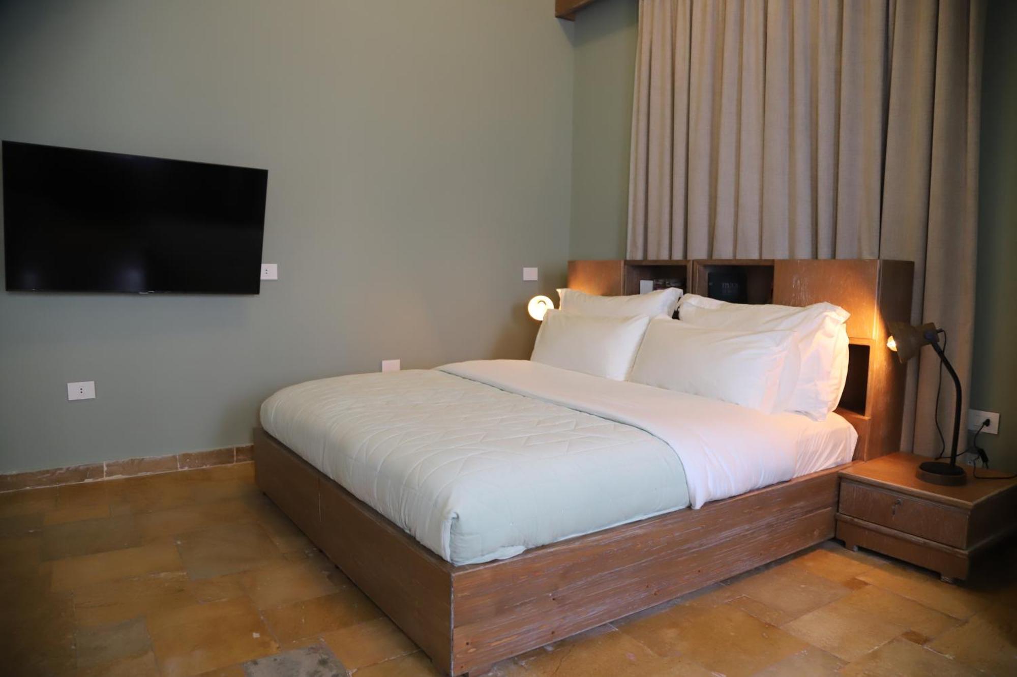 Hotel Lost Gemmayzeh Beirut Bagian luar foto