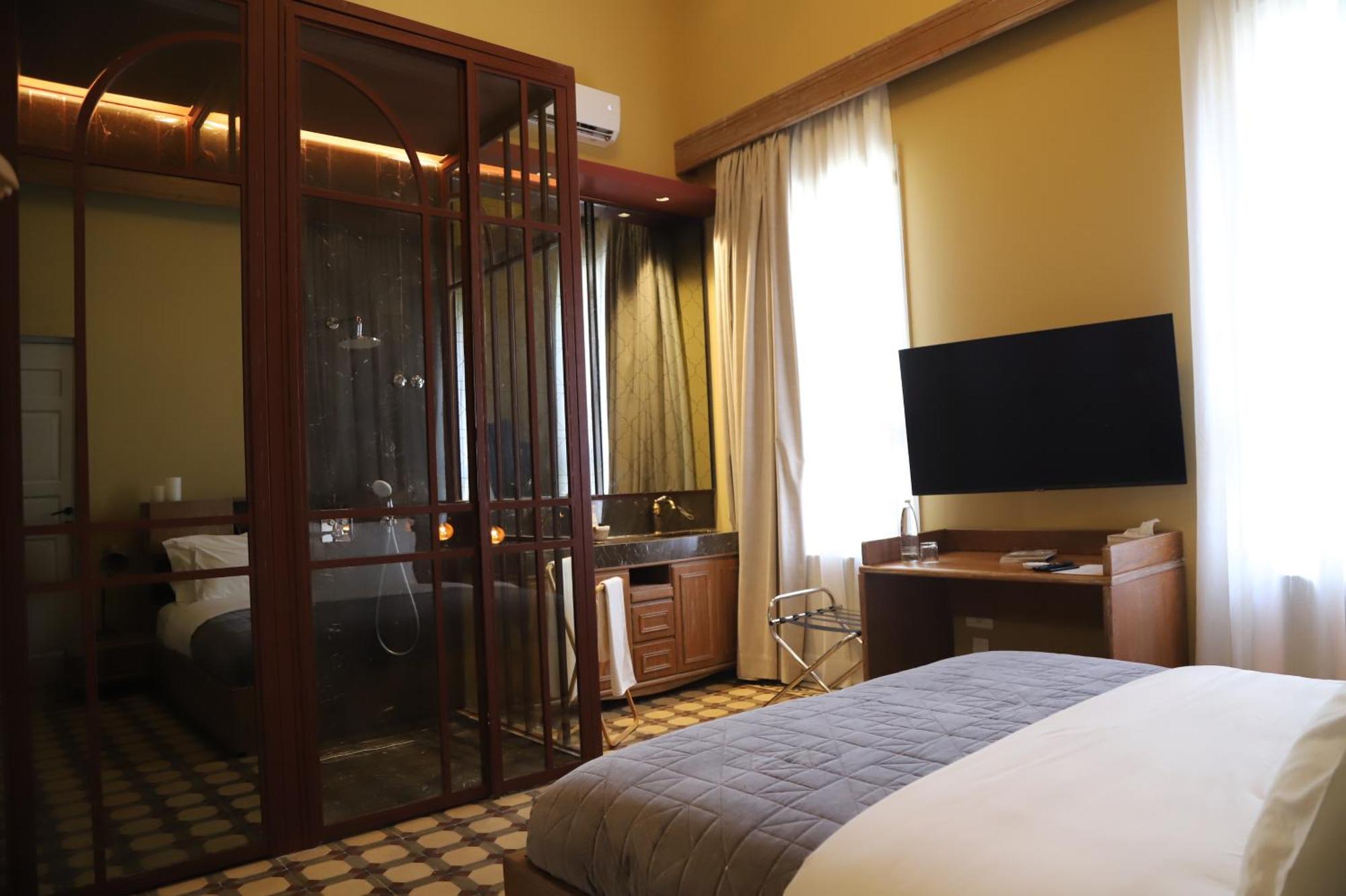 Hotel Lost Gemmayzeh Beirut Bagian luar foto