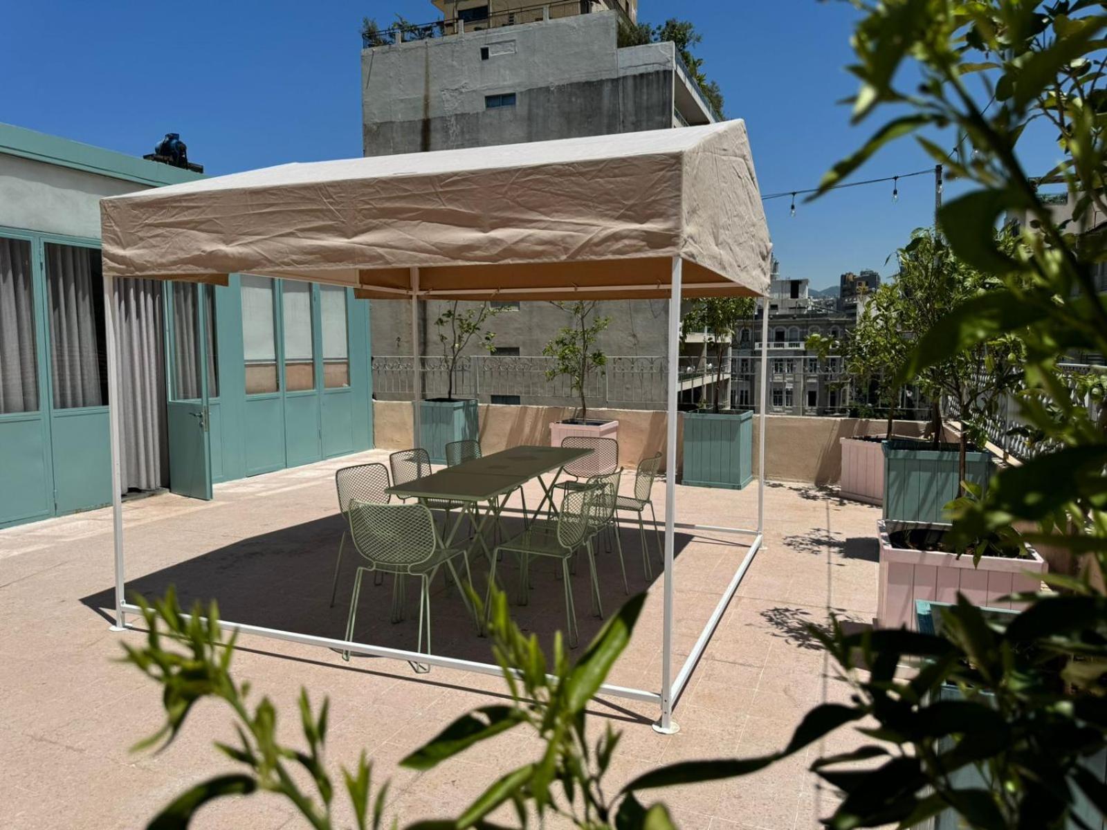 Hotel Lost Gemmayzeh Beirut Bagian luar foto
