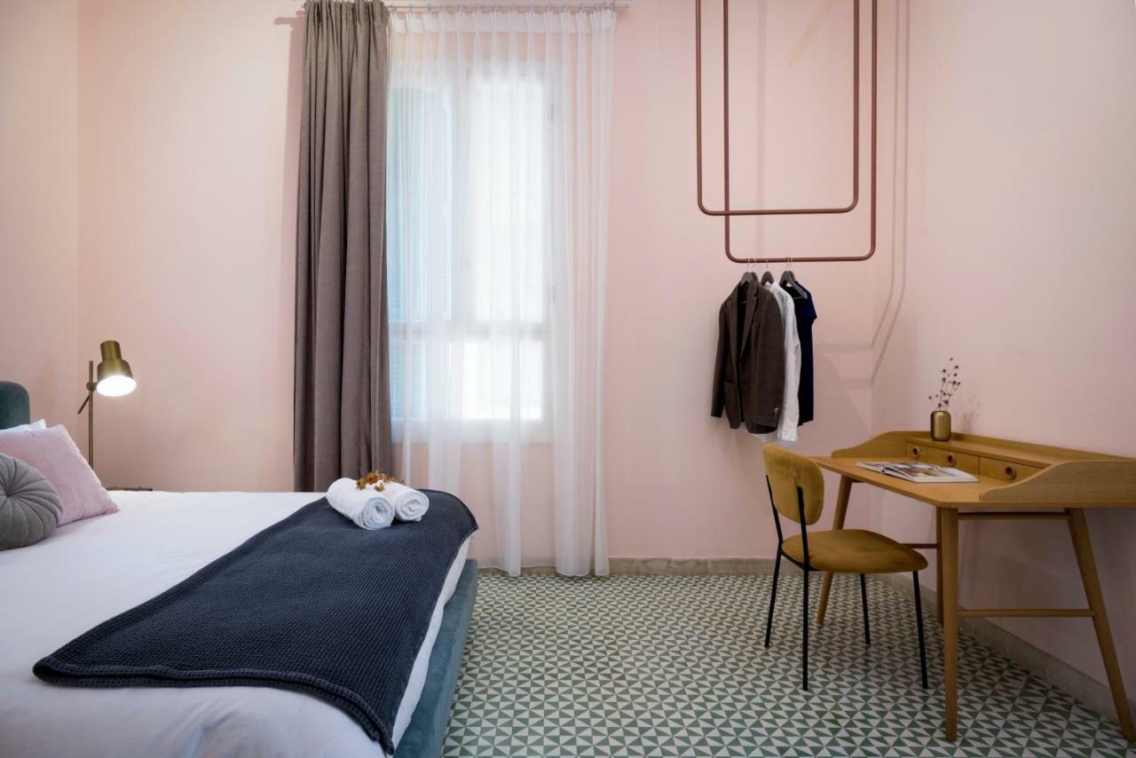Hotel Lost Gemmayzeh Beirut Bagian luar foto