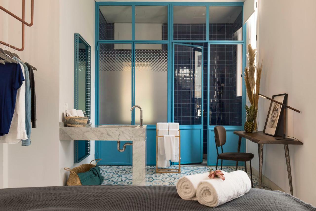 Hotel Lost Gemmayzeh Beirut Bagian luar foto