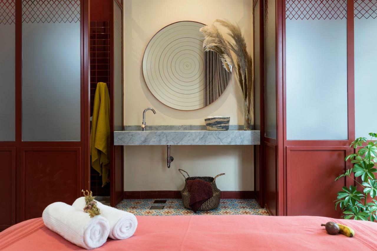 Hotel Lost Gemmayzeh Beirut Bagian luar foto