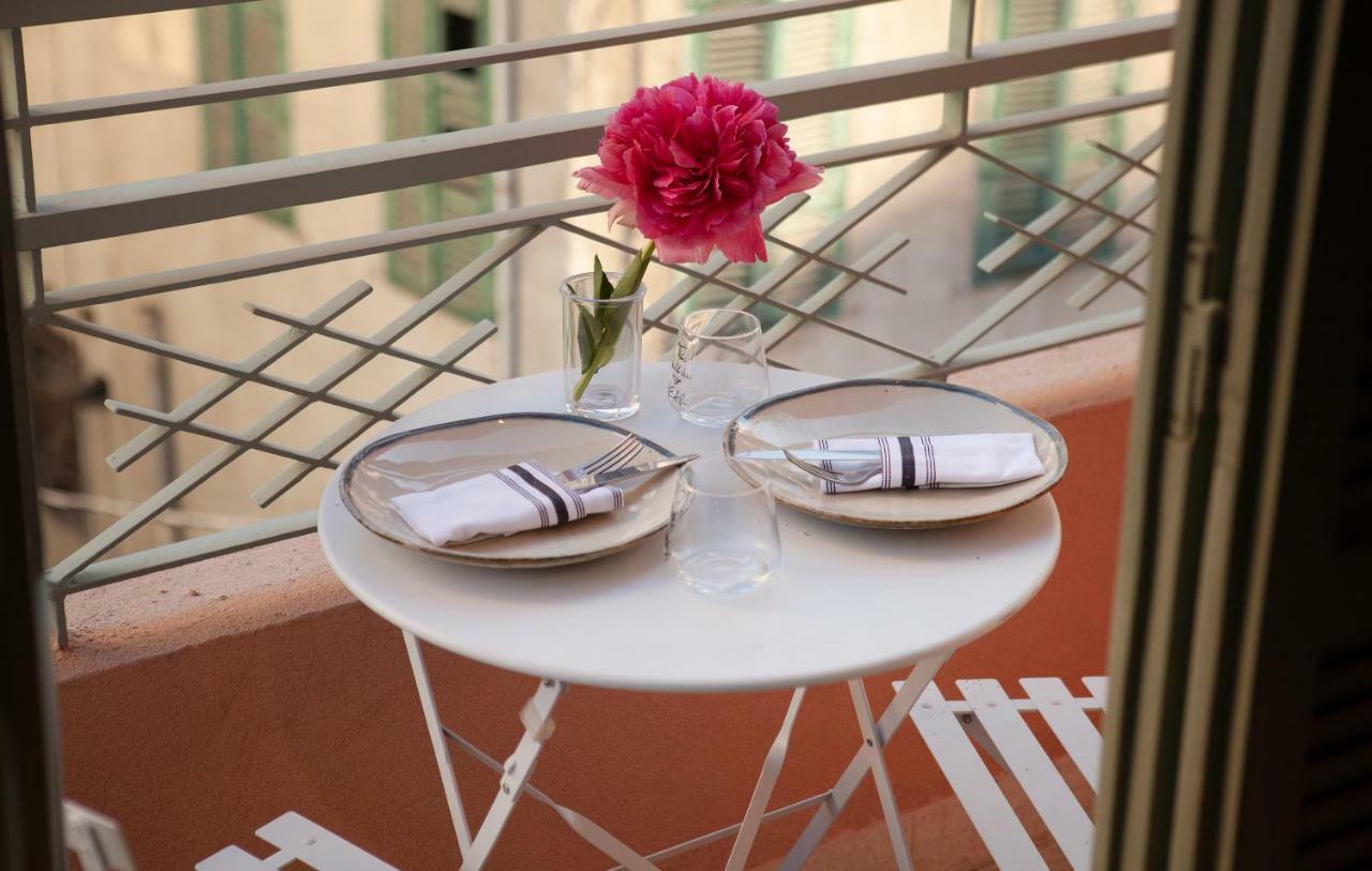Hotel Lost Gemmayzeh Beirut Bagian luar foto