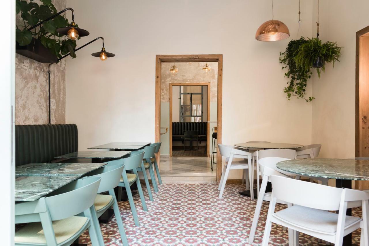 Hotel Lost Gemmayzeh Beirut Bagian luar foto
